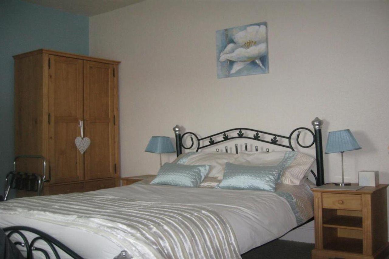Witchingham B&B Holyhead Exterior photo